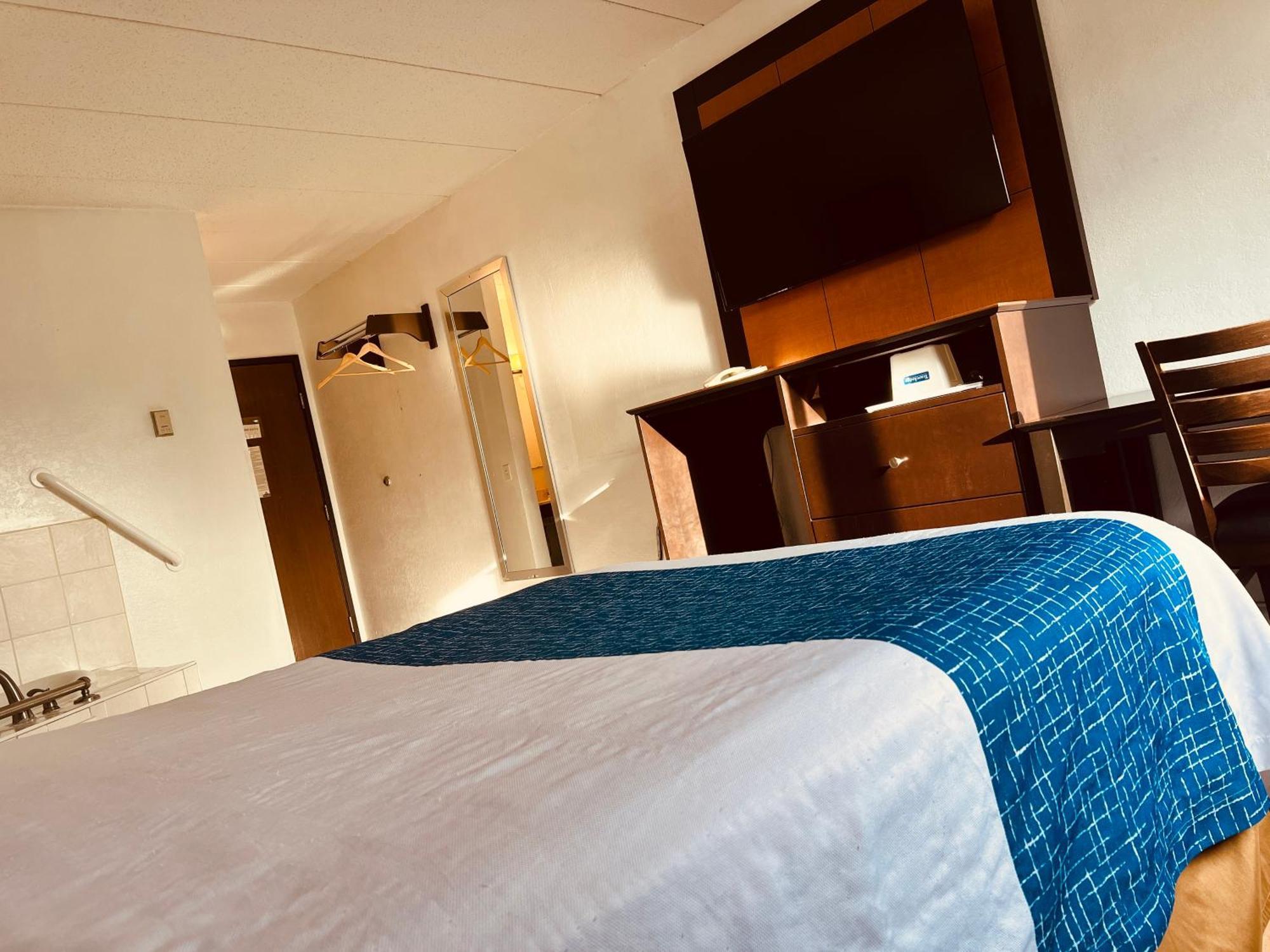 Travelodge By Wyndham Valleyfair 2*