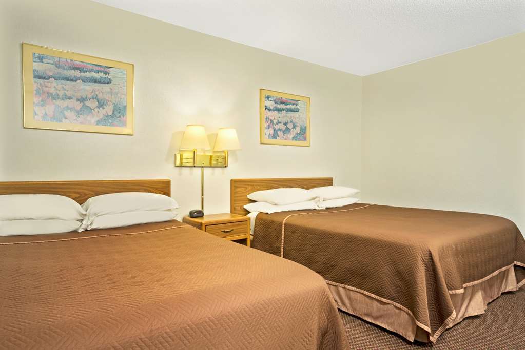 Travelodge By Wyndham Valleyfair 2*