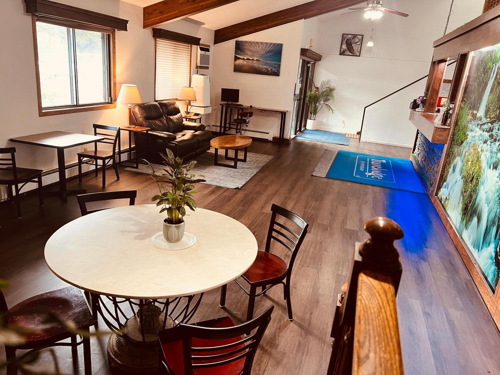 Travelodge By Wyndham Valleyfair
