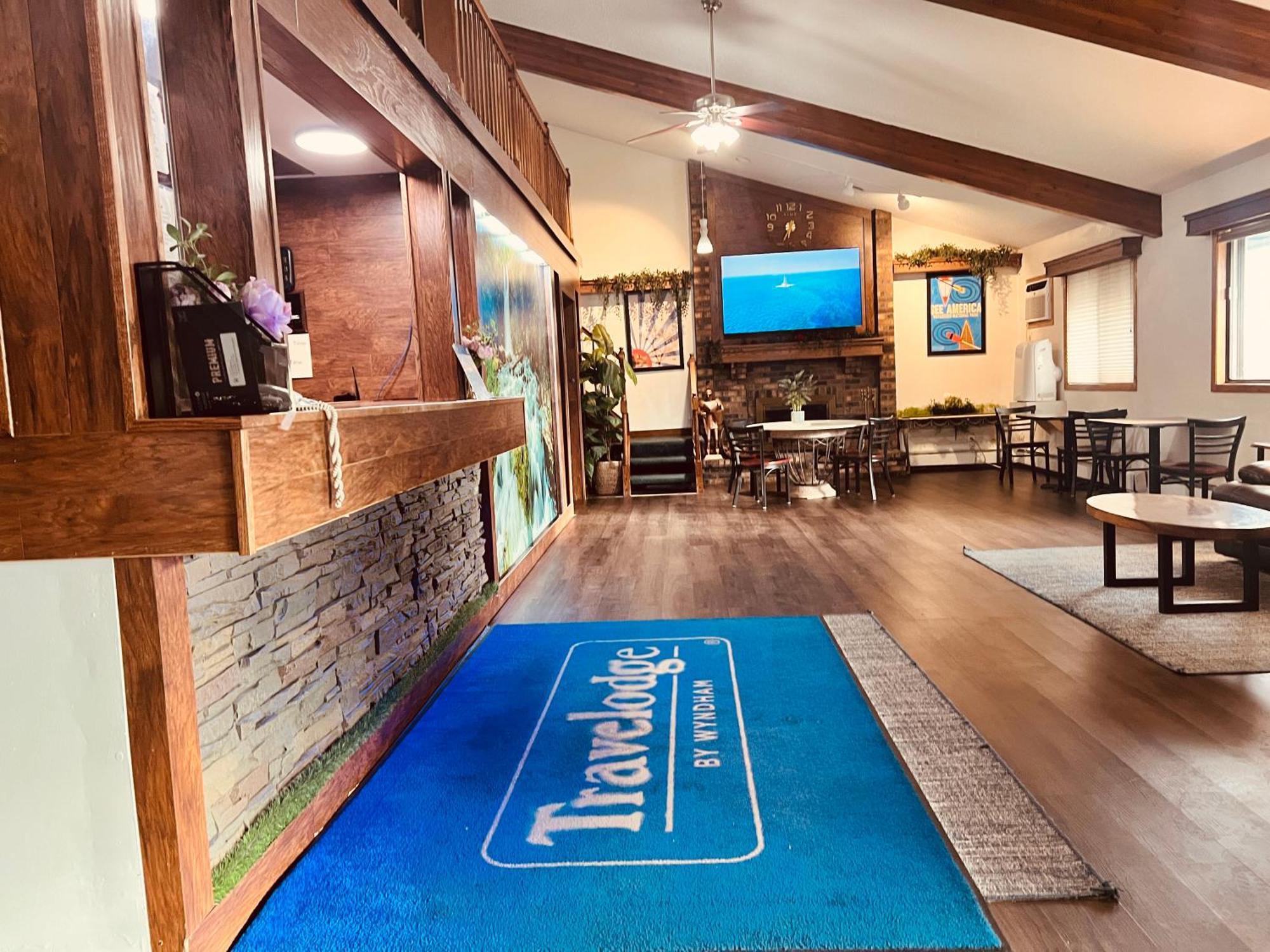 Travelodge By Wyndham Valleyfair Hotel