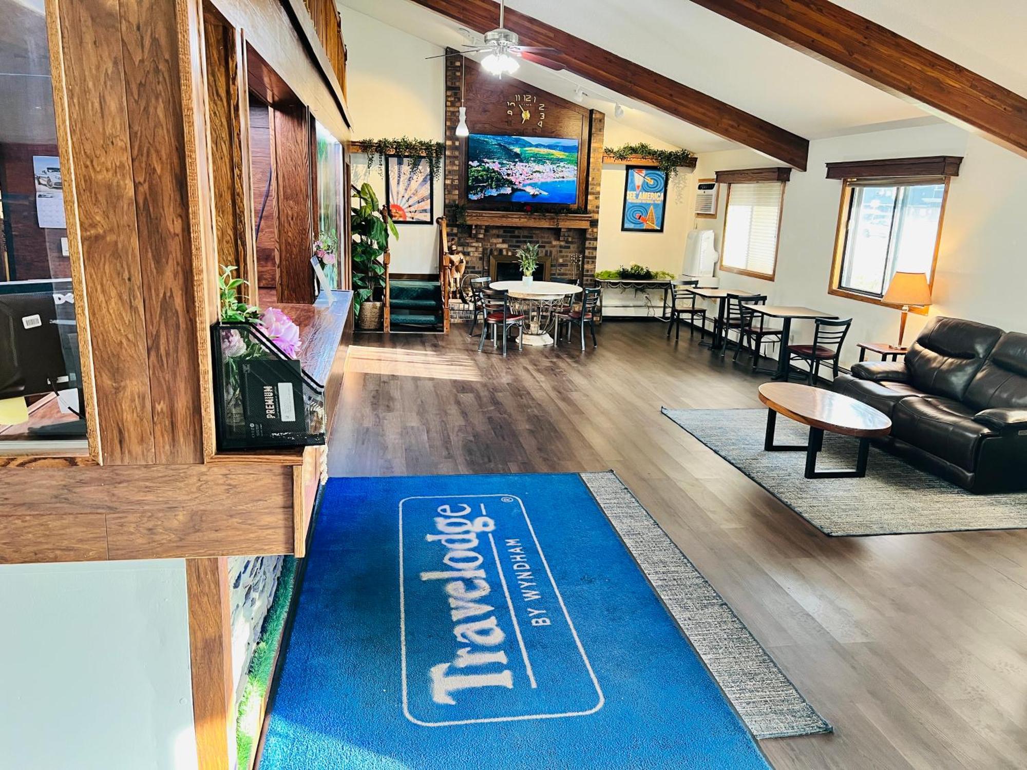 Travelodge By Wyndham Valleyfair 2*